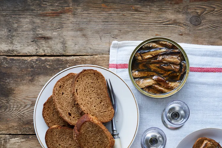 Anchovy Paste vs Whole Anchovies: Which Delivers More Umami Per Calorie?