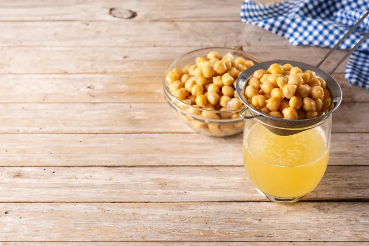 What to Do With a Can of Chickpeas (10 Fast Ideas)