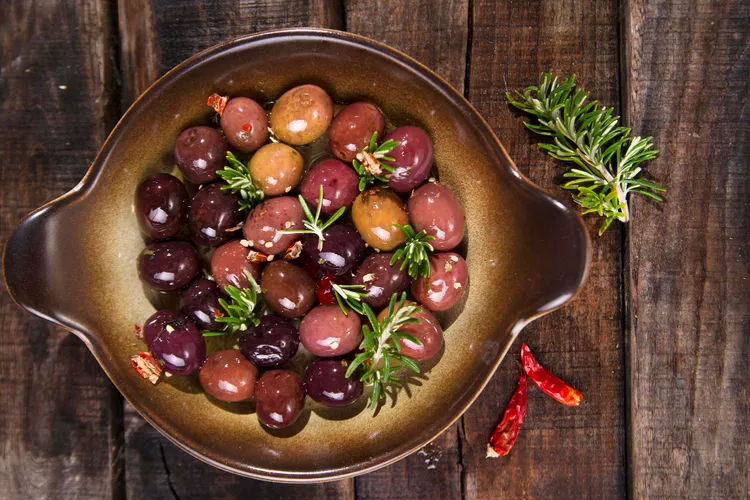 Mediterranean Snacks and Mezze: Small Plates That Add Up