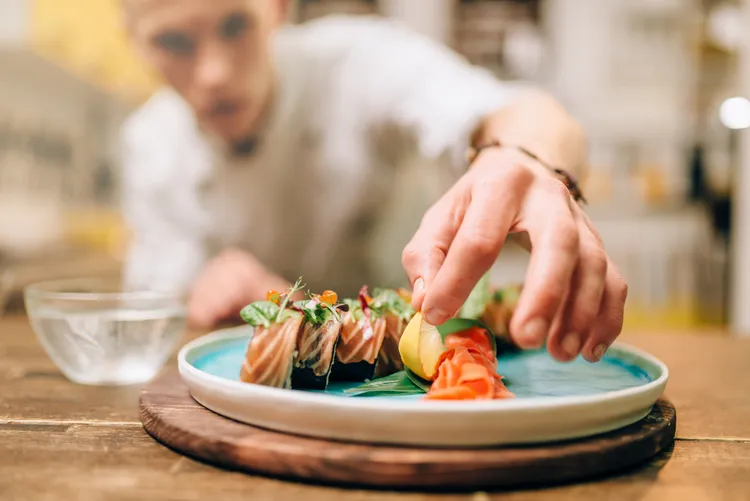 Plating Like a Chef: Minimalist Food Styling for Home Cooks
