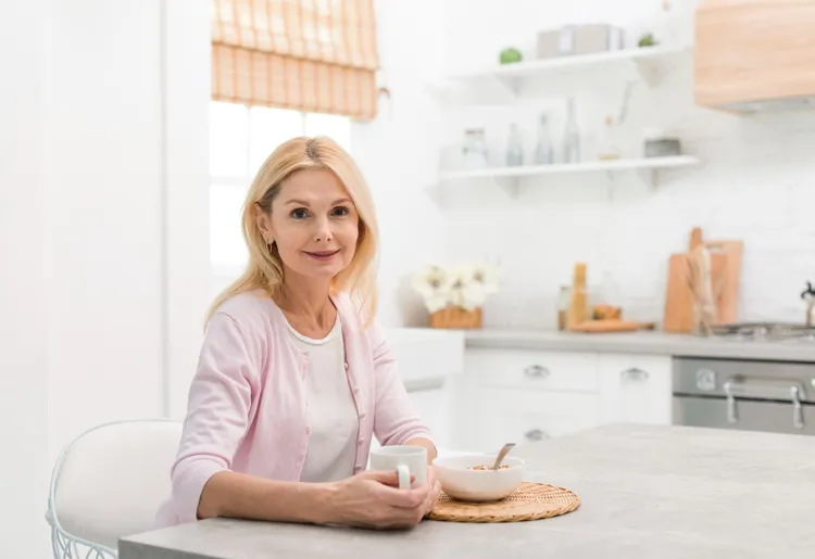 The Perimenopause Meal Plan: A Practical Week Built Around the Evidence