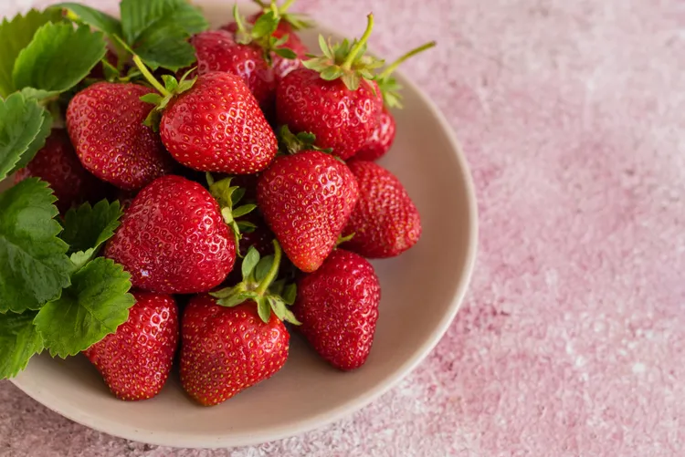 Best Ways to Use Strawberries (Raw, Macerated, Roasted, Baked)
